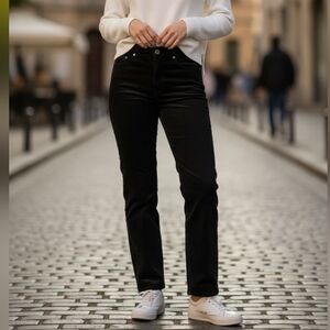 😻 3/$30 Aritzia Wilfred Free Black Straight Leg Corduroy Pants Size 4